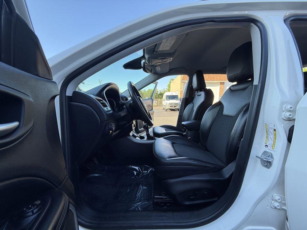 Used 2018 Jeep Compass Latitude w/ Popular Equipment Group AWD/4WD image 15
