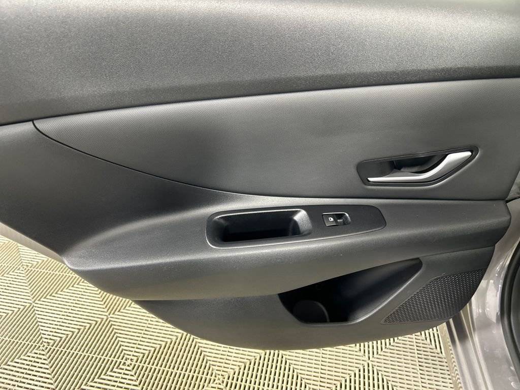 Certified 2023 Hyundai Elantra SEL w/ Convenience Package image 17