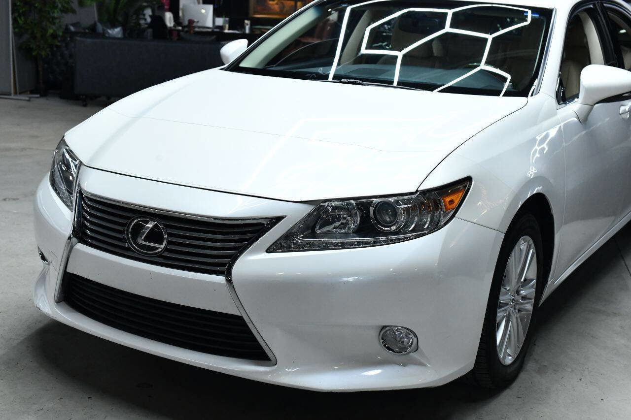 Used 2015 Lexus ES 350 w/ Premium Package image 9