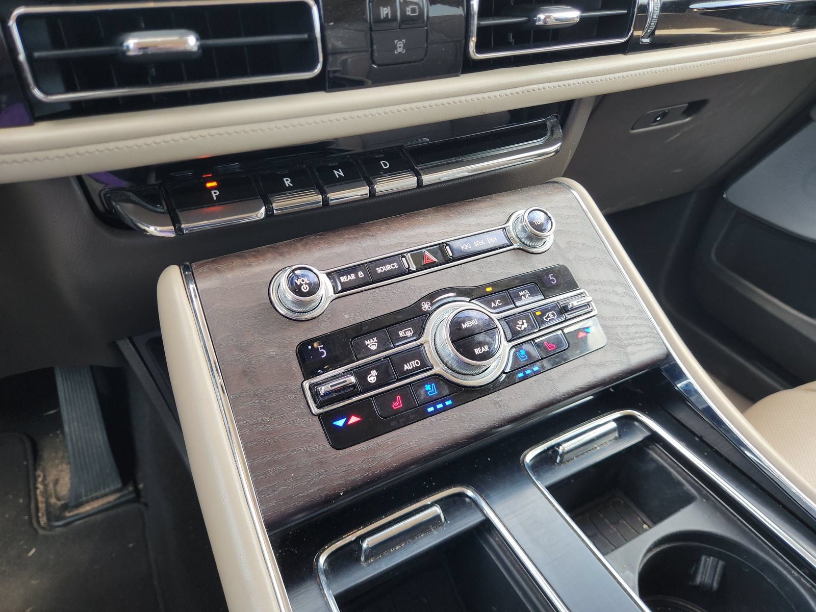 Used 2020 Lincoln Aviator Reserve w/ Equipment Group 202A AWD/4WD image 22