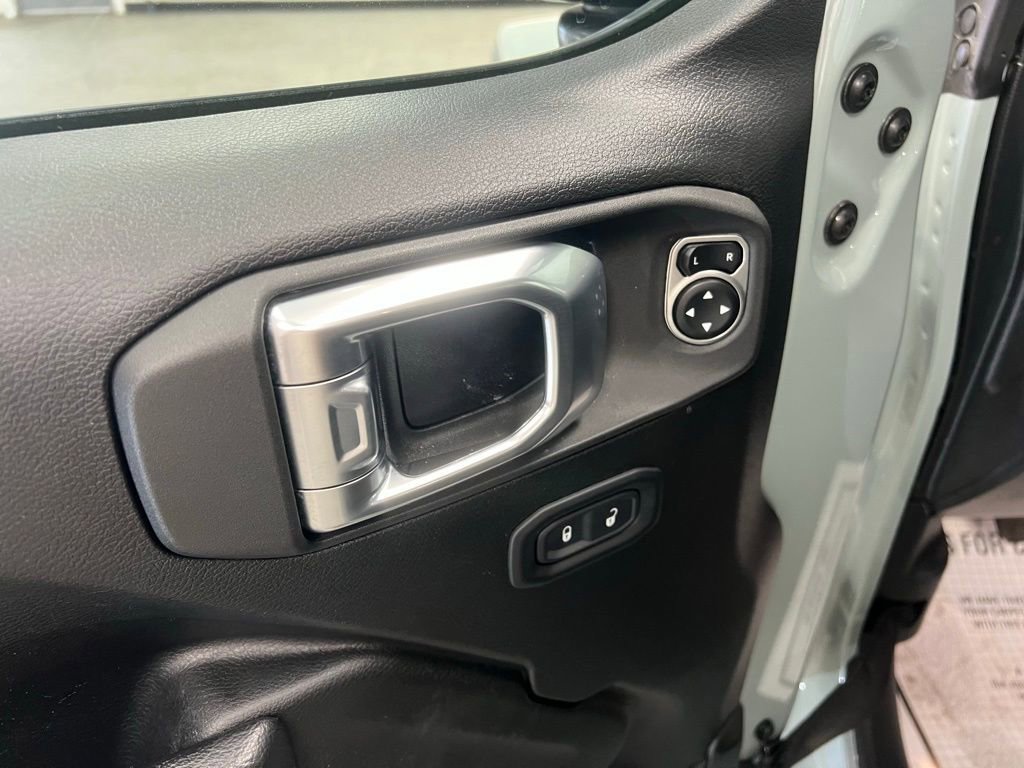 Used 2023 Jeep Wrangler Unlimited Rubicon image 15