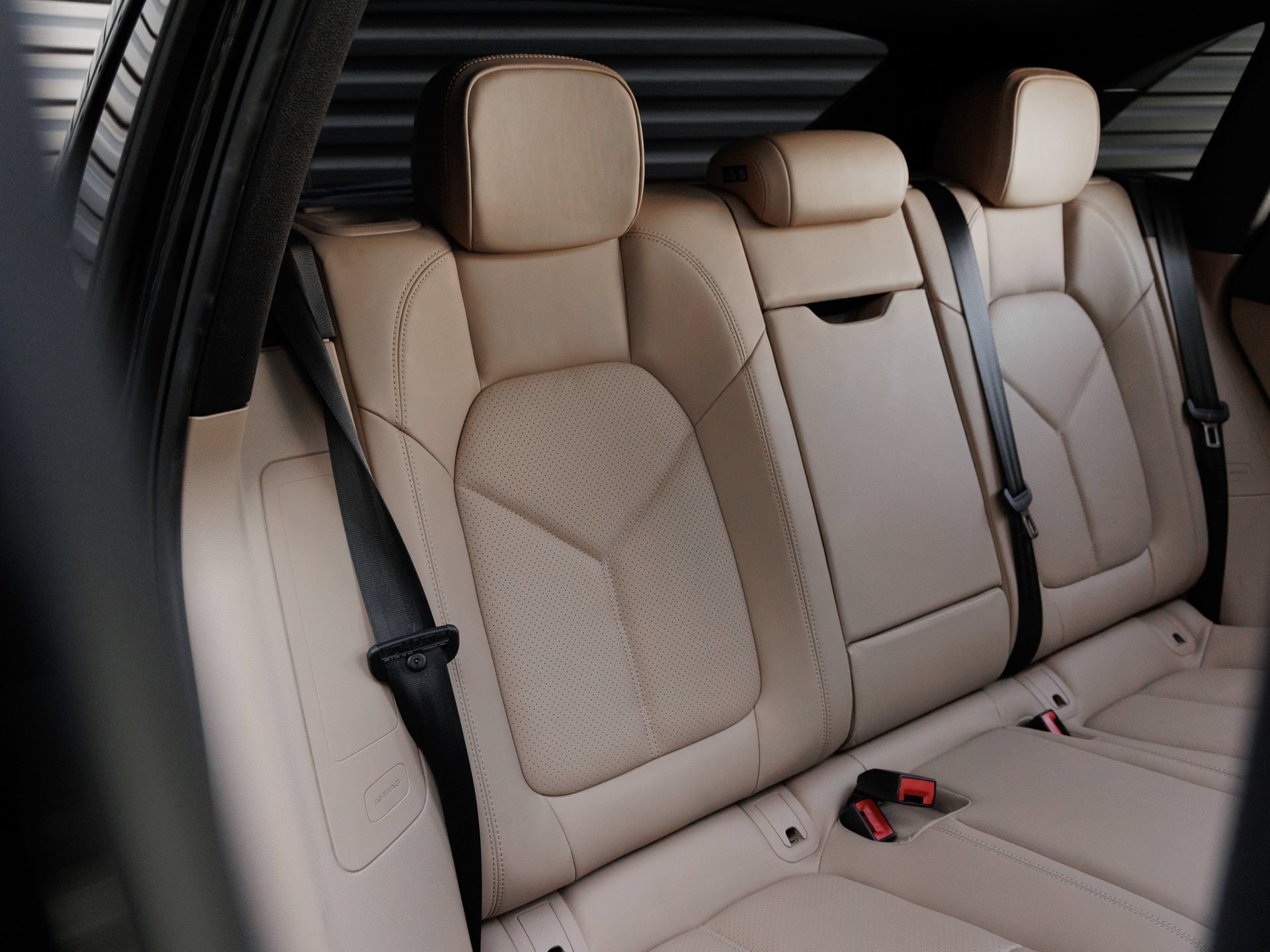 Certified 2026 Porsche Macan AWD/4WD image 32
