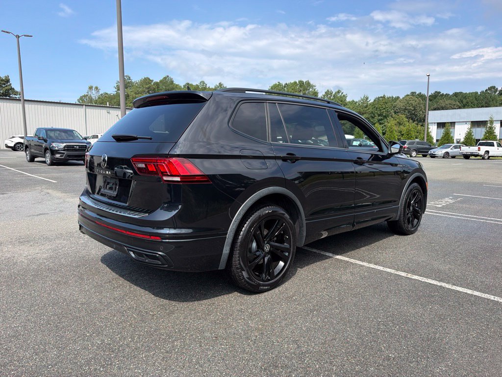 Used 2023 Volkswagen Tiguan SE R-Line FWD image 5