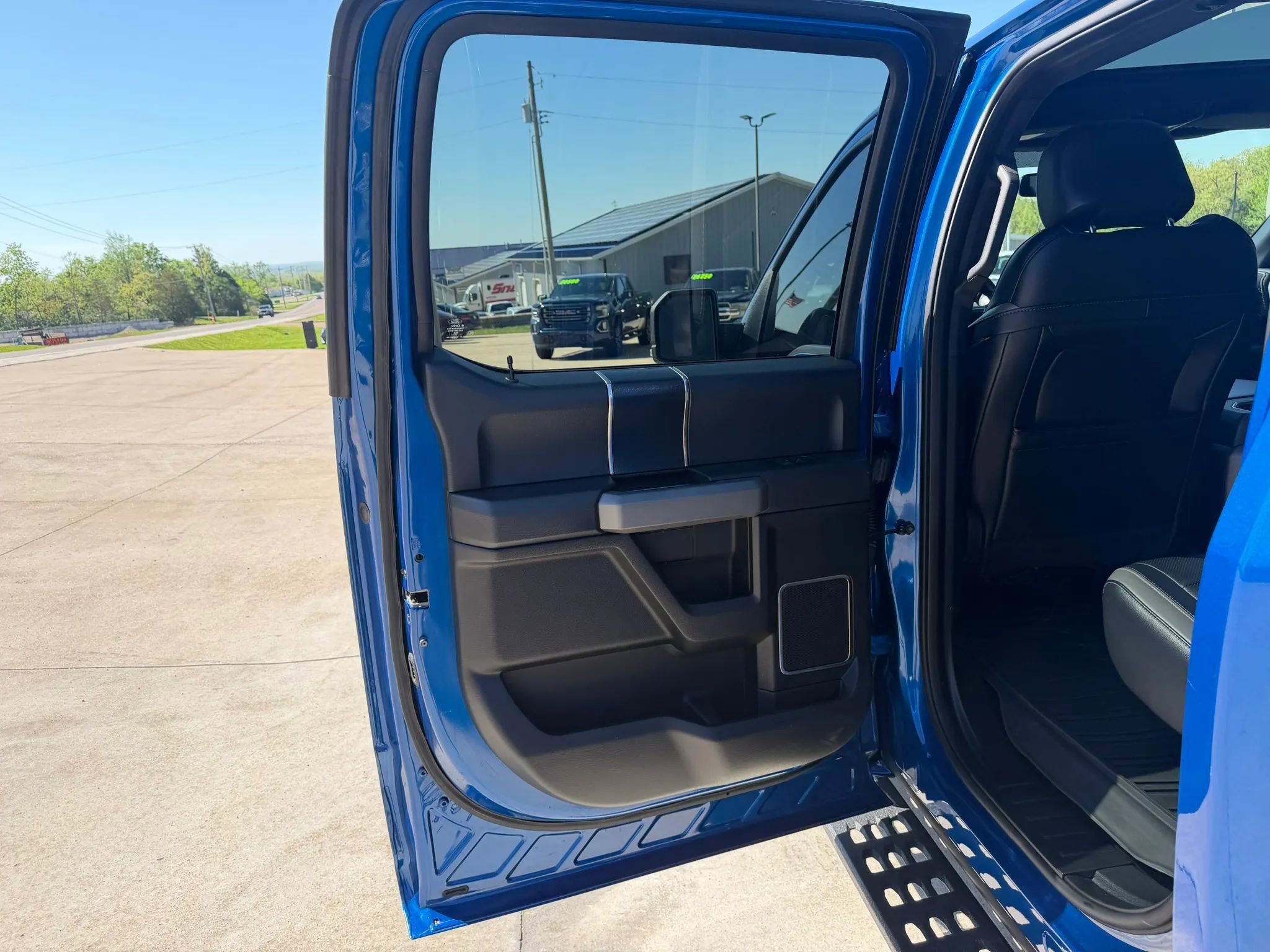 Used 2017 Ford F150 Raptor w/ Equipment Group 802A Luxury image 38