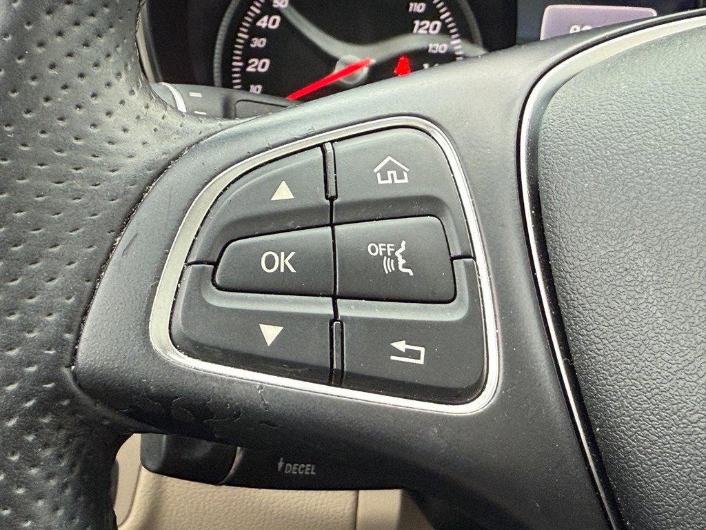 Used 2016 Mercedes-Benz C 300 Sedan image 14