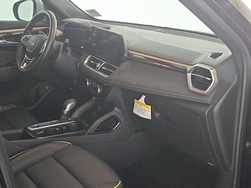 Used 2025 Chevrolet TrailBlazer ACTIV w/ Convenience Package FWD image 33