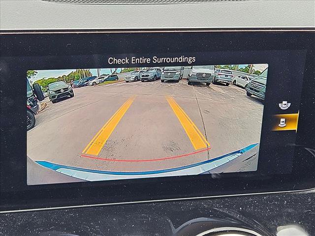 Used 2022 Mercedes-Benz GLB 250 image 12