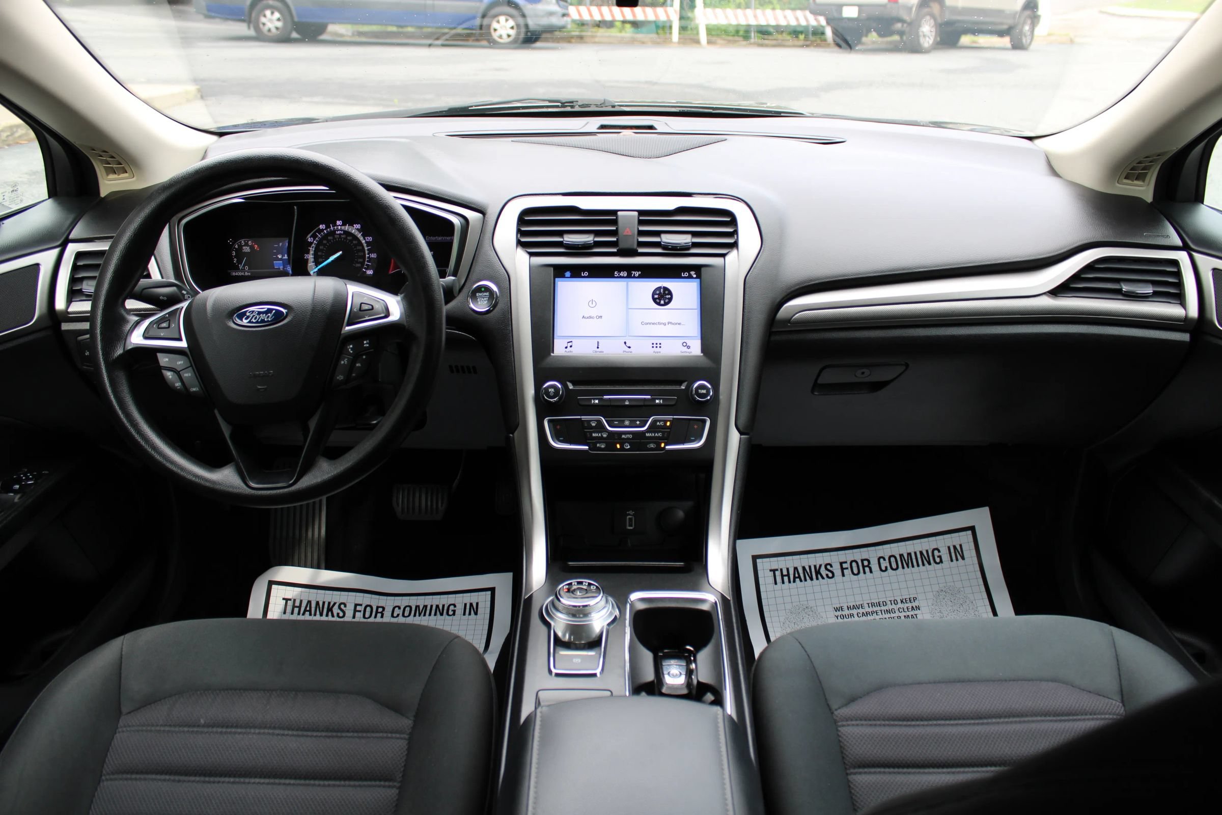 Used 2017 Ford Fusion SE w/ Fusion SE Technology Package FWD image 11