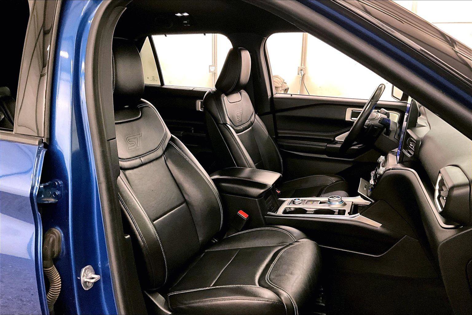 Used 2020 Ford Explorer ST w/ Premium Technology Package image 7