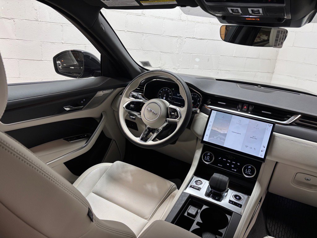 New 2026 Jaguar F-PACE R-Dynamic S image 34