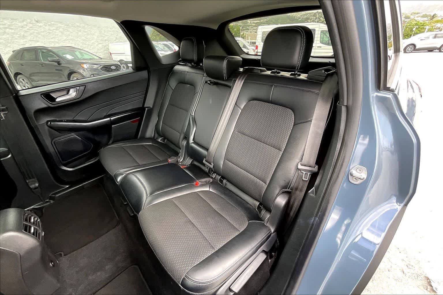 Used 2025 Ford Escape SE FWD image 29