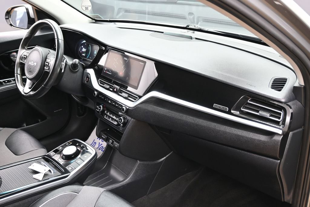 Used 2022 Kia Niro EX w/ Cold Weather Package FWD image 34