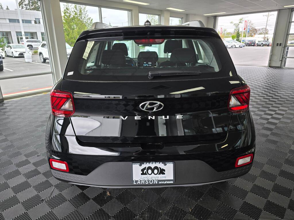 New 2026 Hyundai Venue SEL FWD image 4