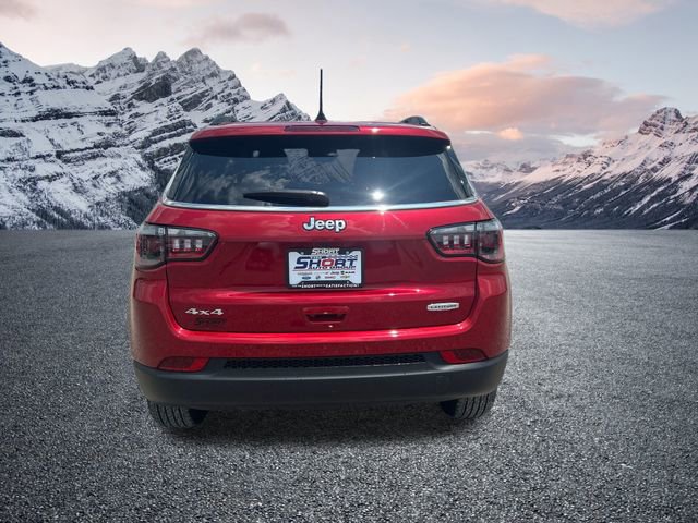 New 2025 Jeep Compass Latitude w/ Sun & Sound Group image 4