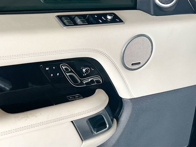 Used 2019 Land Rover Range Rover HSE image 12