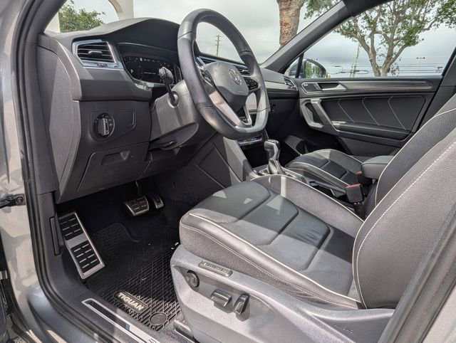 Certified 2022 Volkswagen Tiguan SEL R-Line image 13