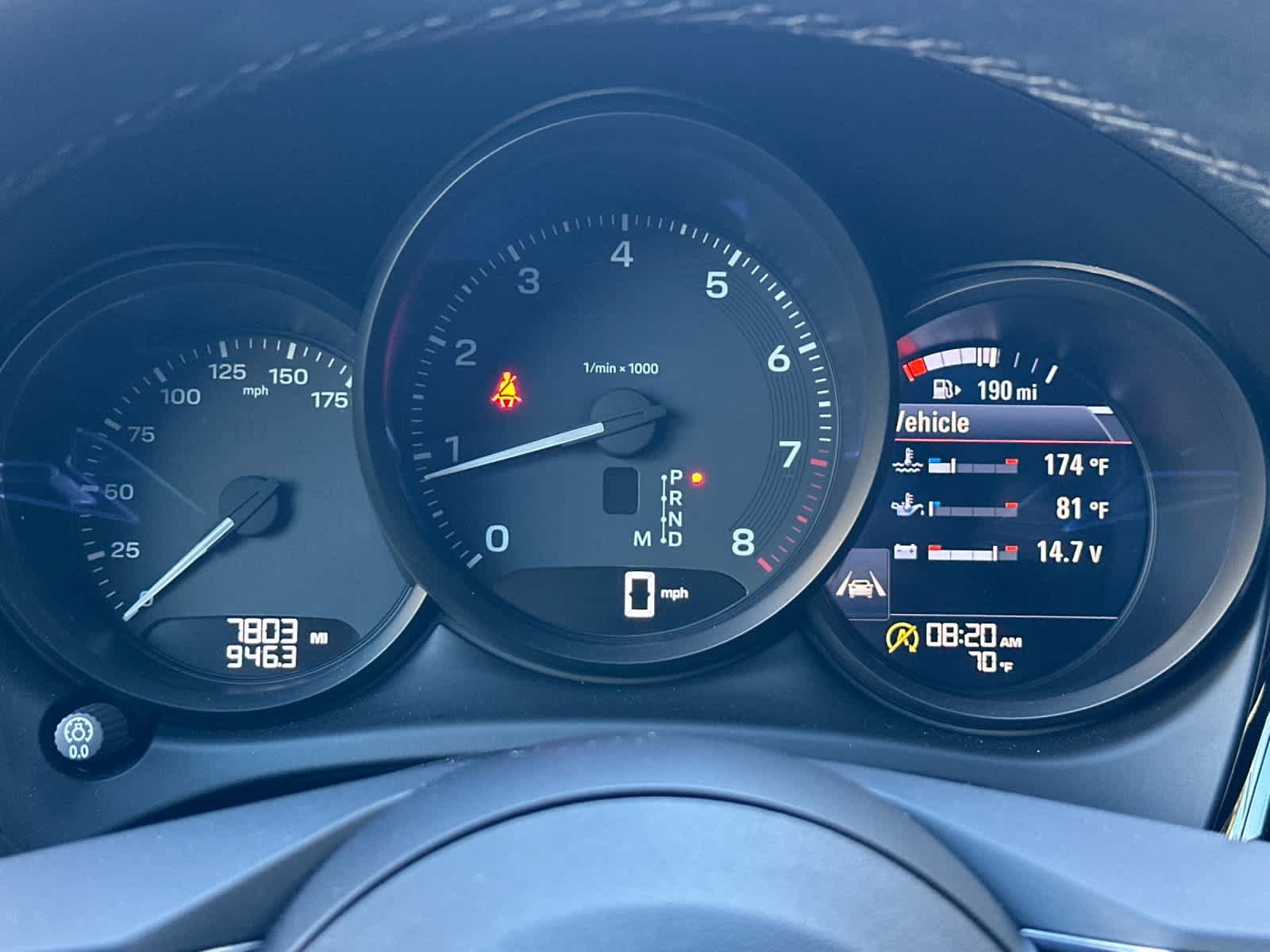 Certified 2025 Porsche Macan AWD/4WD image 28