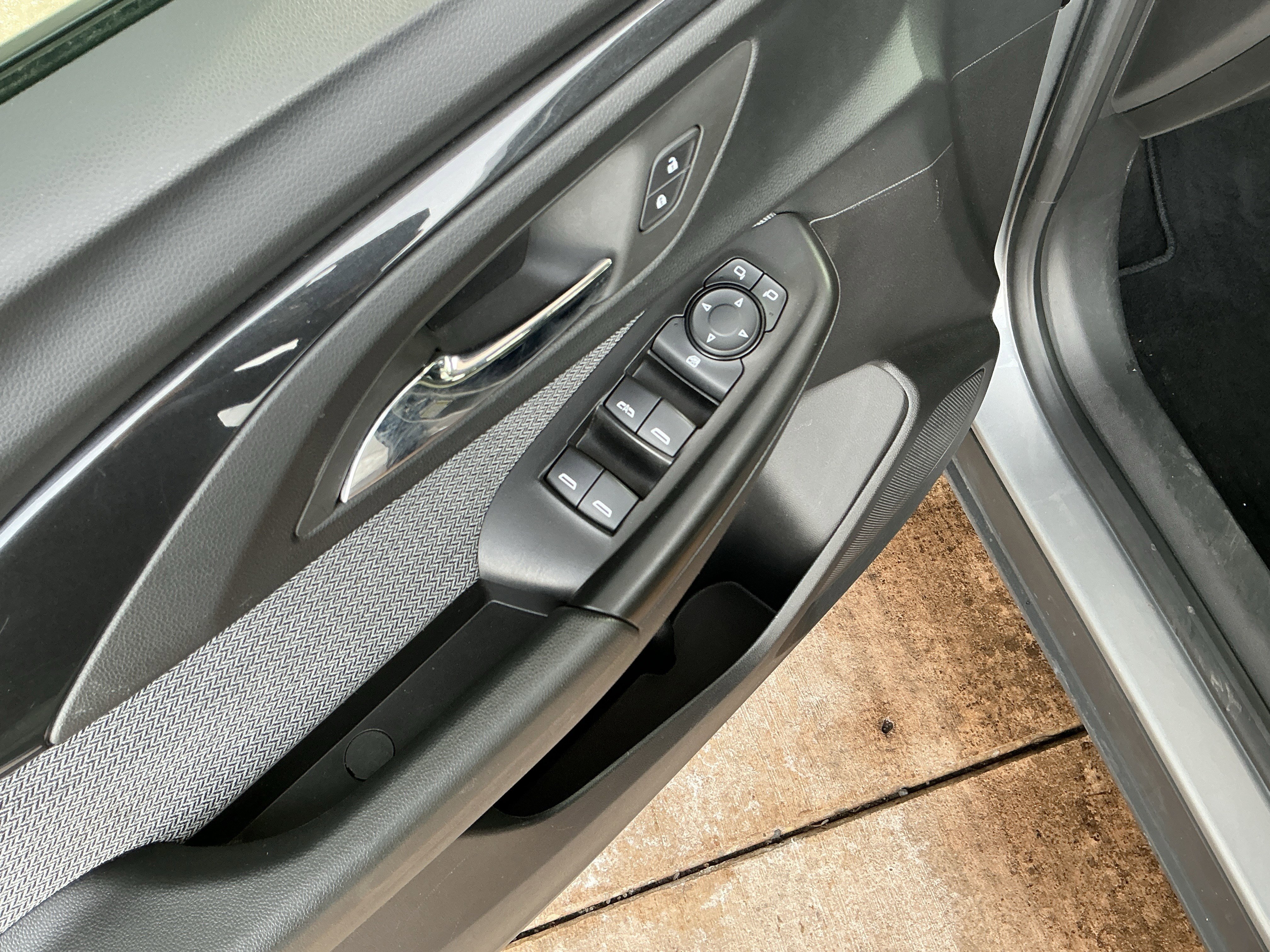 Used 2023 Chevrolet TrailBlazer LS image 15