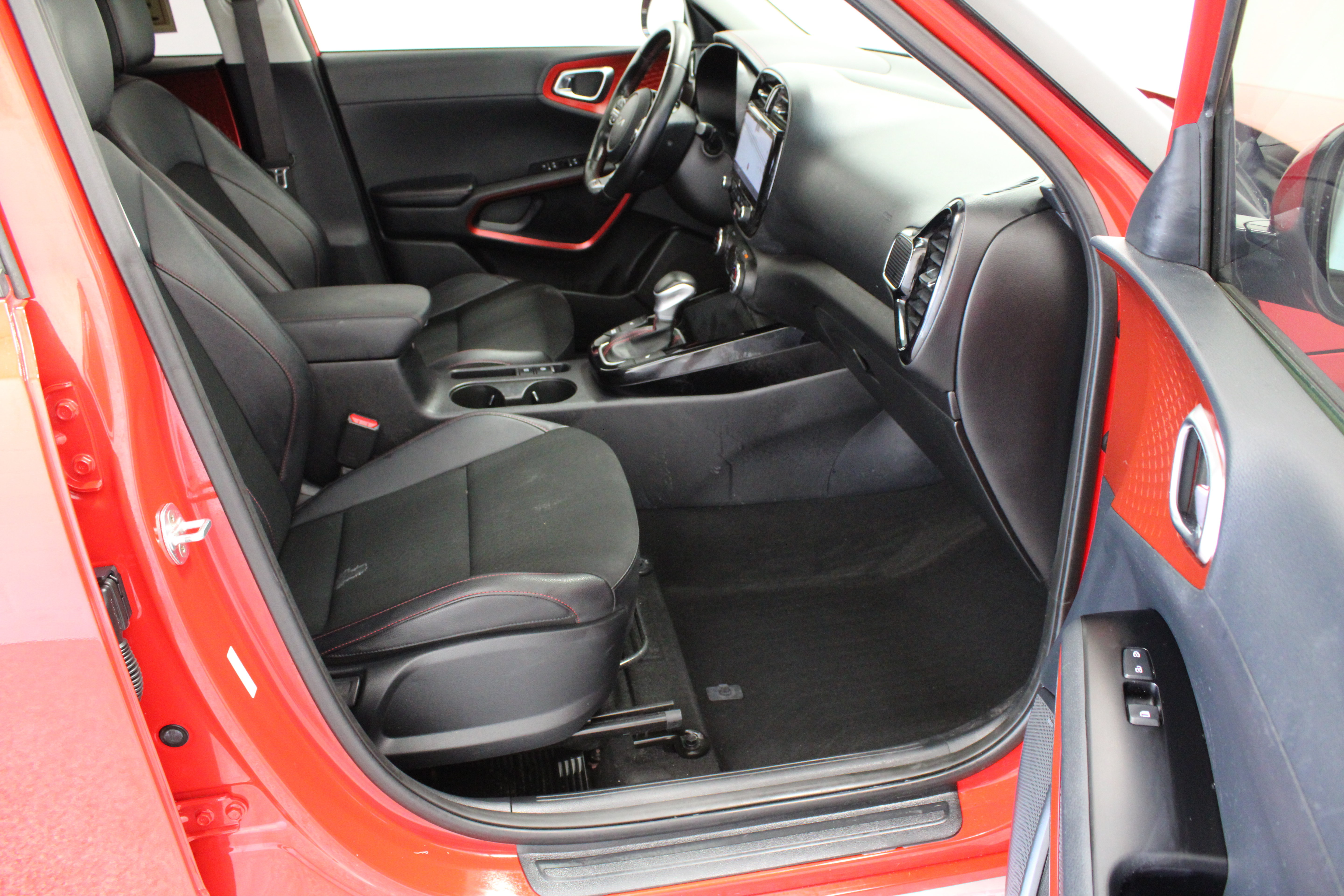 Used 2023 Kia Soul GT-Line w/ GT-Line Technology Package FWD image 39