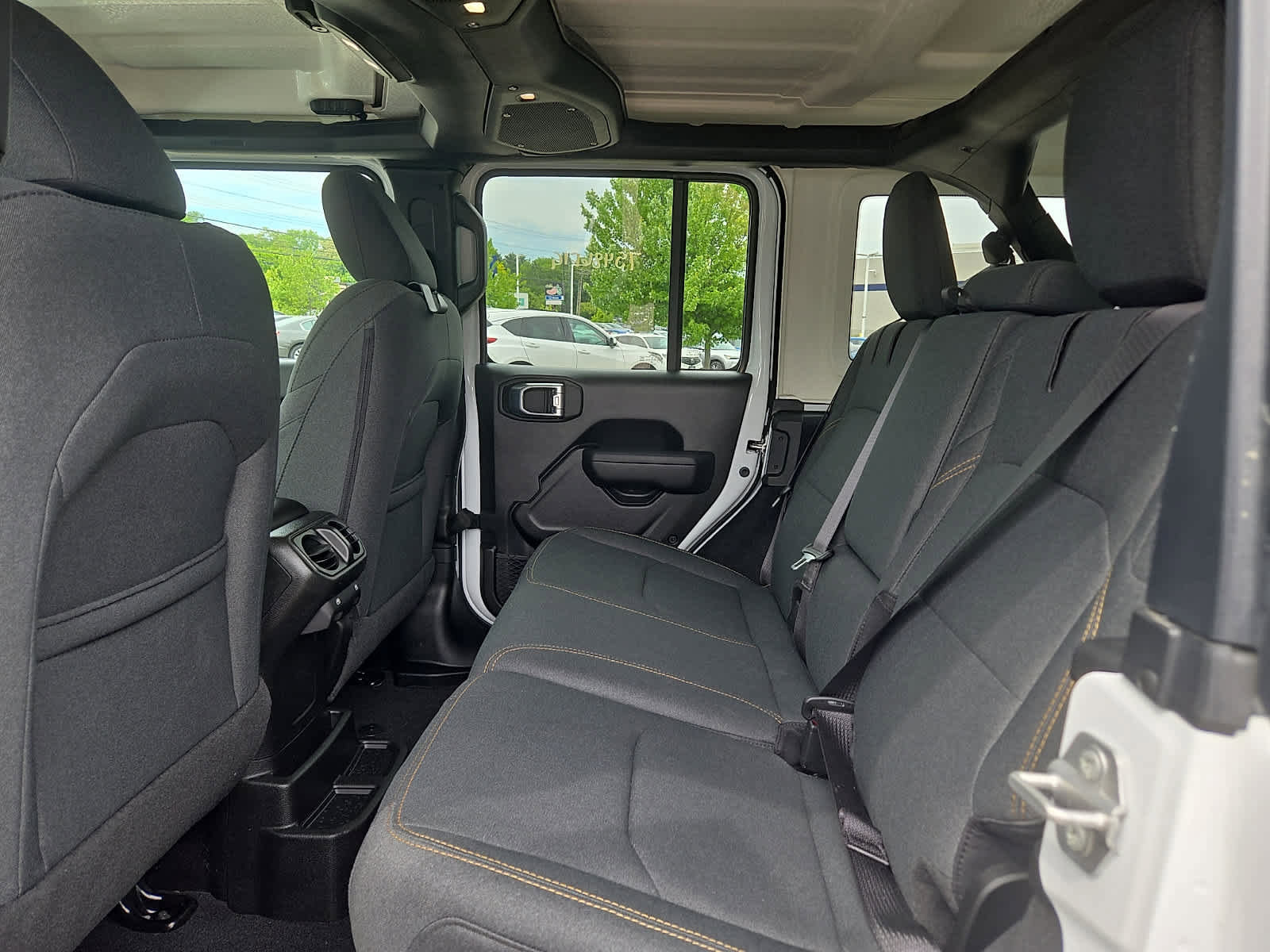 Used 2024 Jeep Wrangler Unlimited AWD/4WD image 11