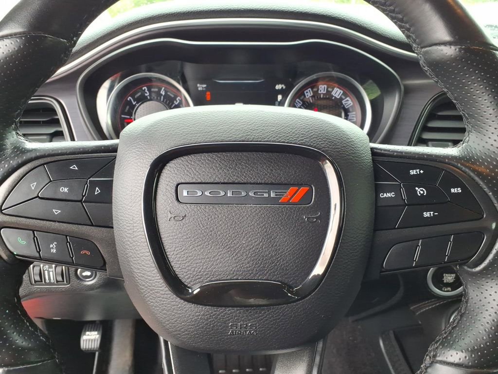 Used 2018 Dodge Challenger R/T RWD image 5
