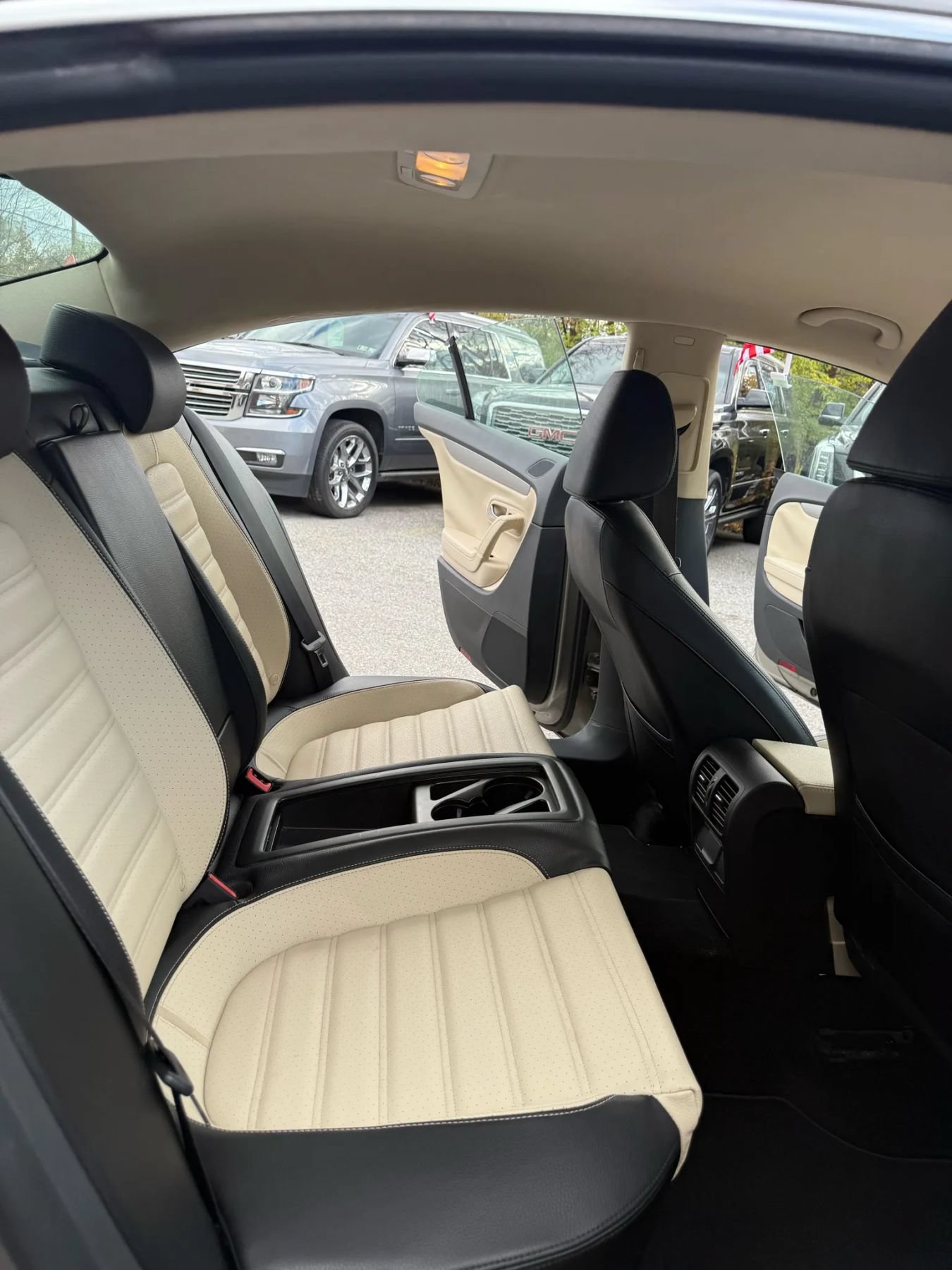 Used 2009 Volkswagen CC Sport FWD image 16
