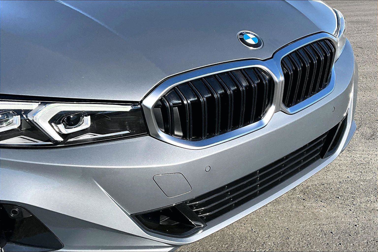 Used 2023 BMW 330i Sedan w/ Convenience Package image 27