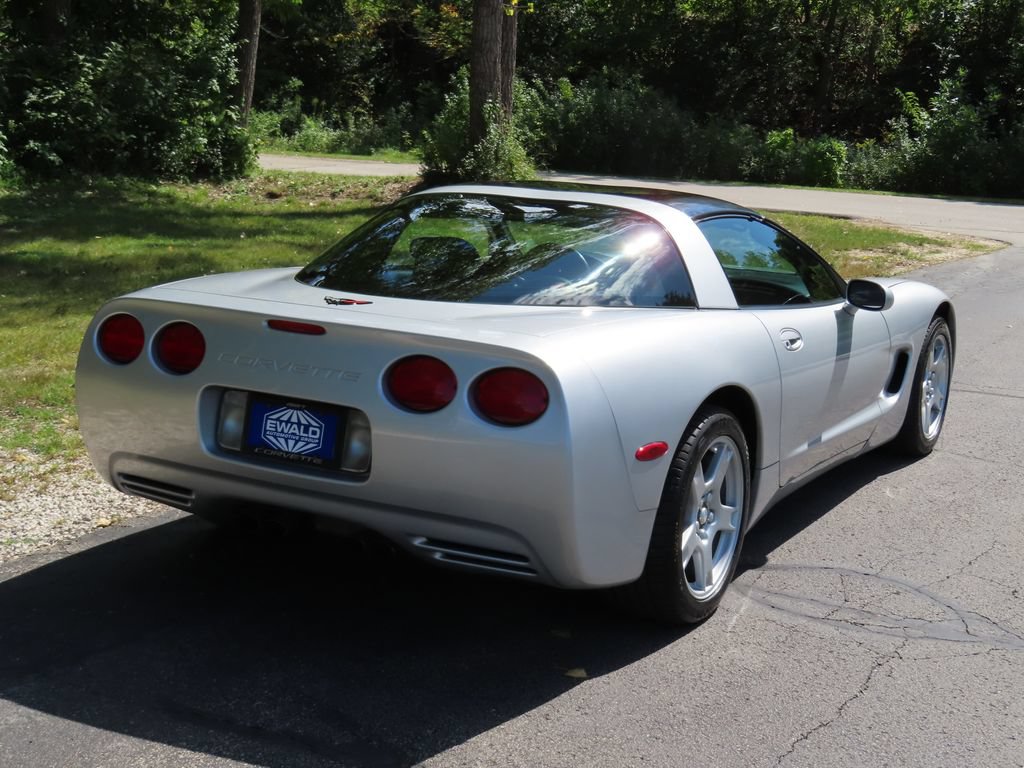 Used 1997 Chevrolet Corvette Coupe w/ Memory Pkg RWD image 28