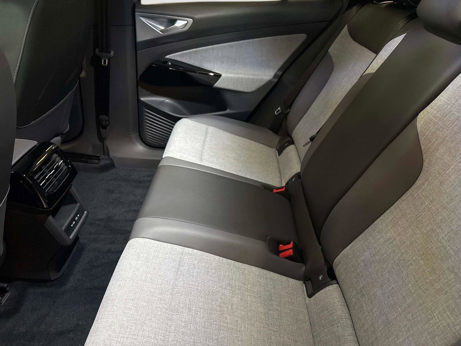 New 2025 Volkswagen ID.4 Pro AWD/4WD image 13