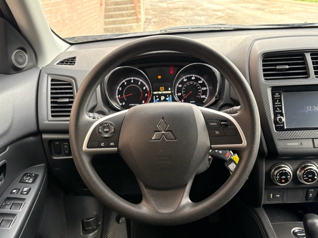 Used 2025 Mitsubishi Outlander Sport ES AWD/4WD image 33