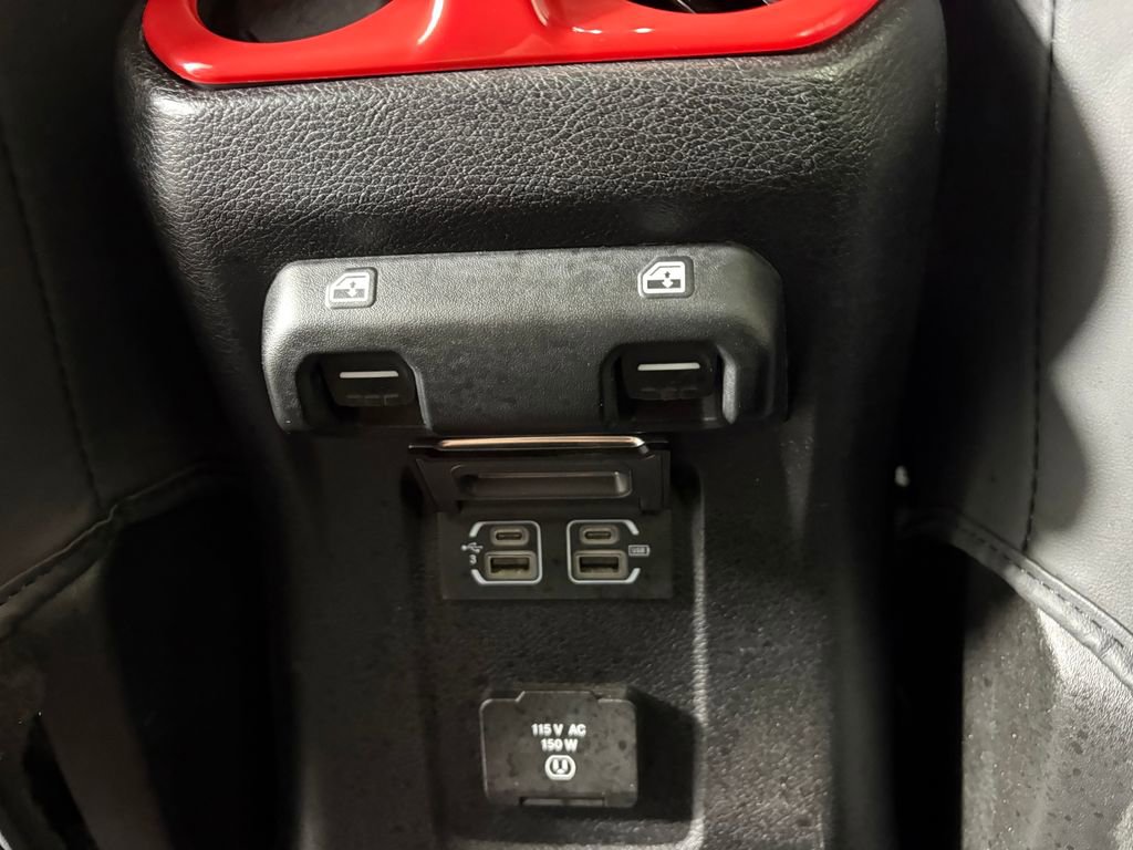 Used 2019 Jeep Wrangler Unlimited Sahara image 29