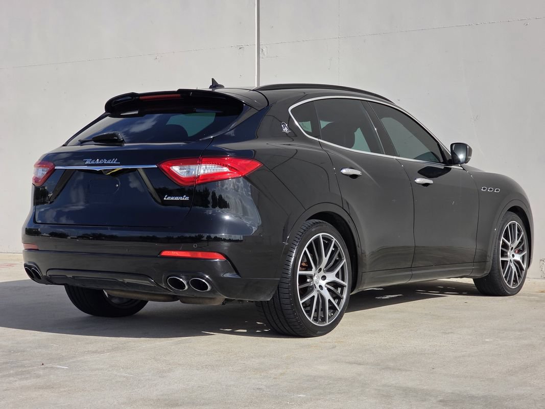Used 2017 Maserati Levante S AWD/4WD image 5