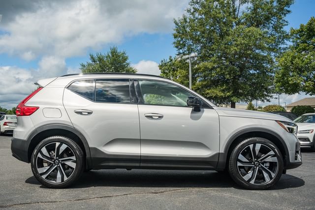 Certified 2023 Volvo XC40 B5 Ultimate w/ Protection Package Premier AWD/4WD image 4