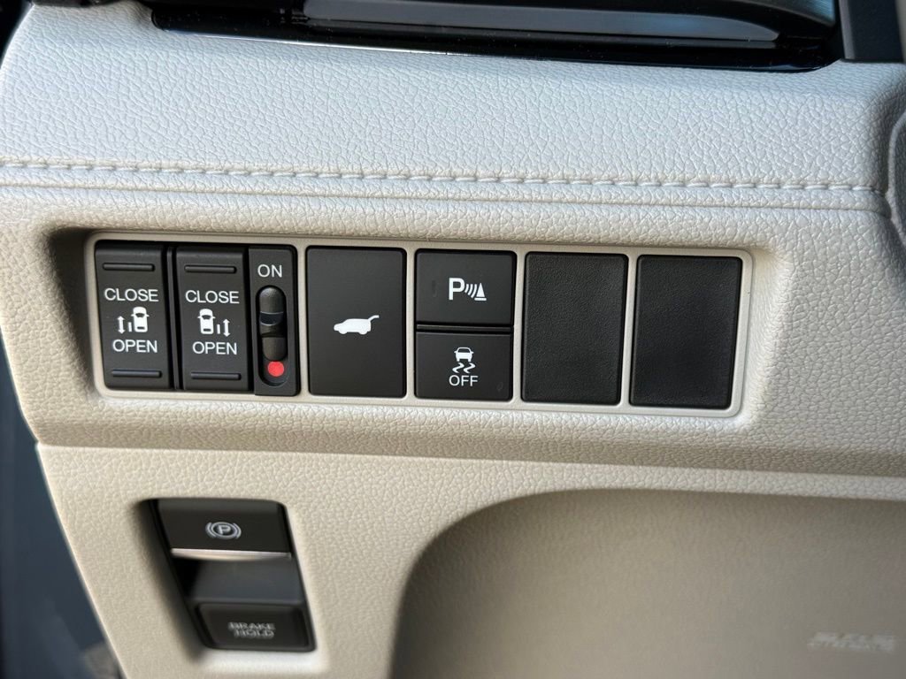 Certified 2026 Honda Odyssey Touring image 32
