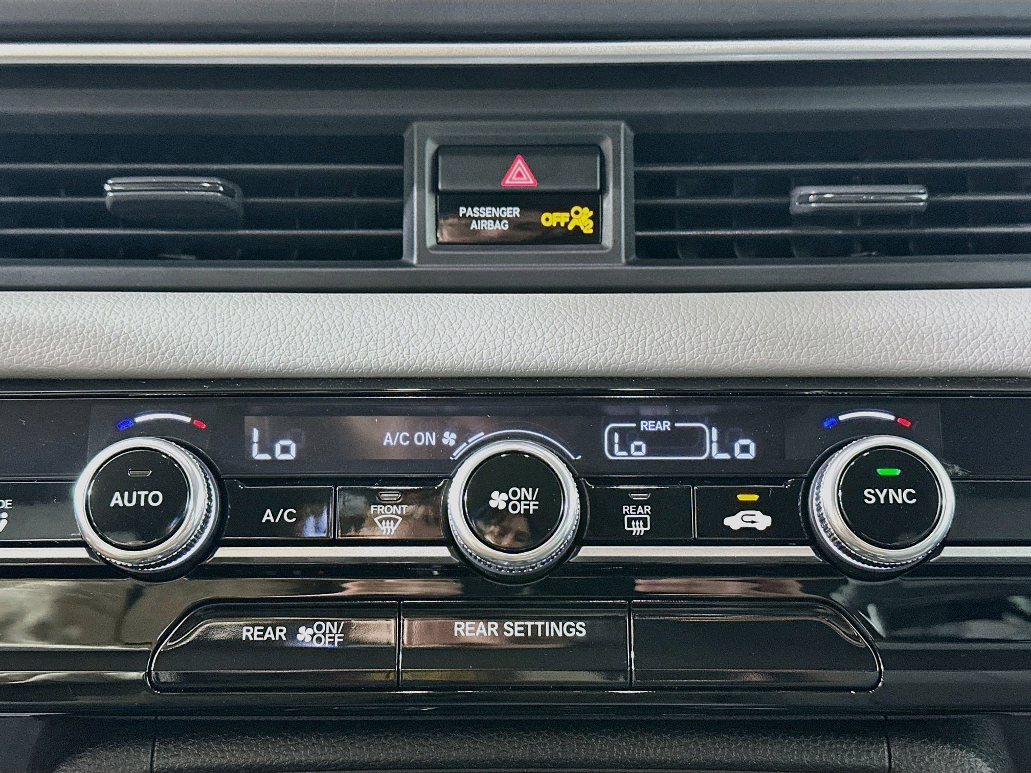 Used 2023 Honda Pilot LX image 13