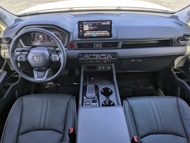 Used 2025 Honda Pilot Elite image 16