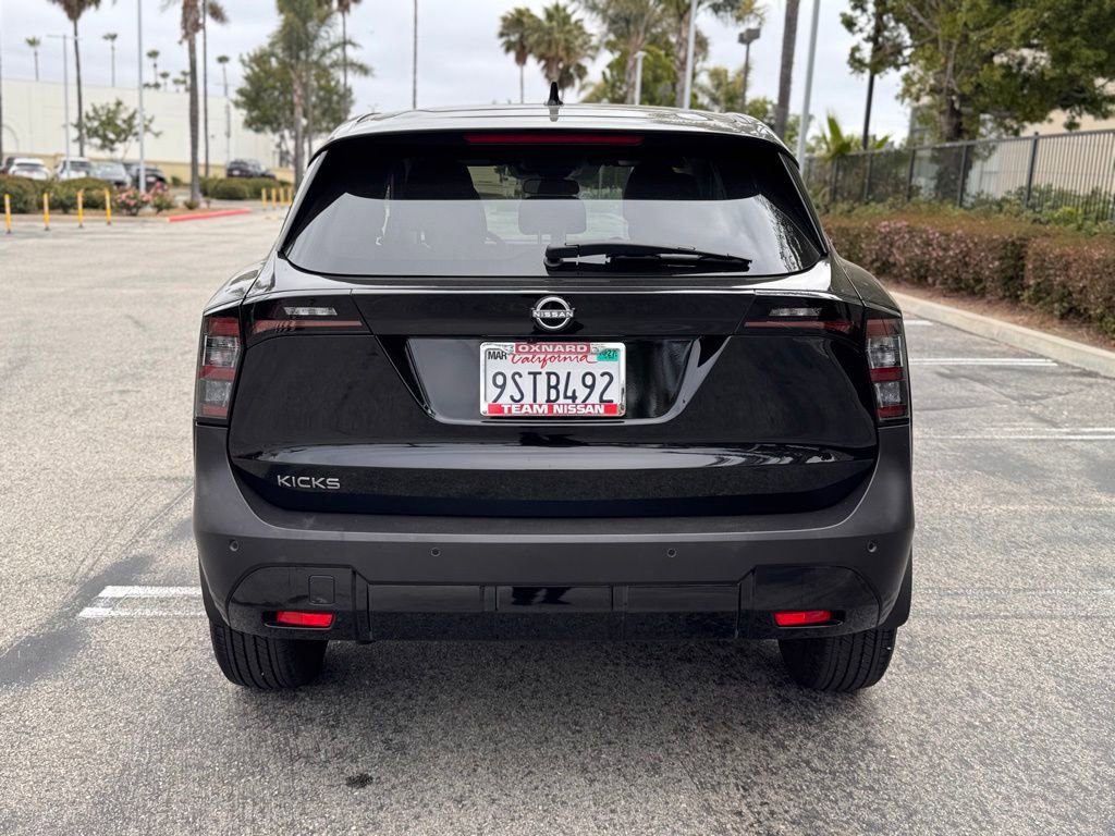 Used 2025 Nissan Kicks SV FWD image 7