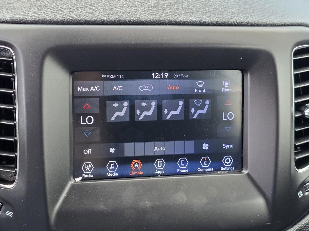 Used 2019 Jeep Compass Latitude FWD image 14
