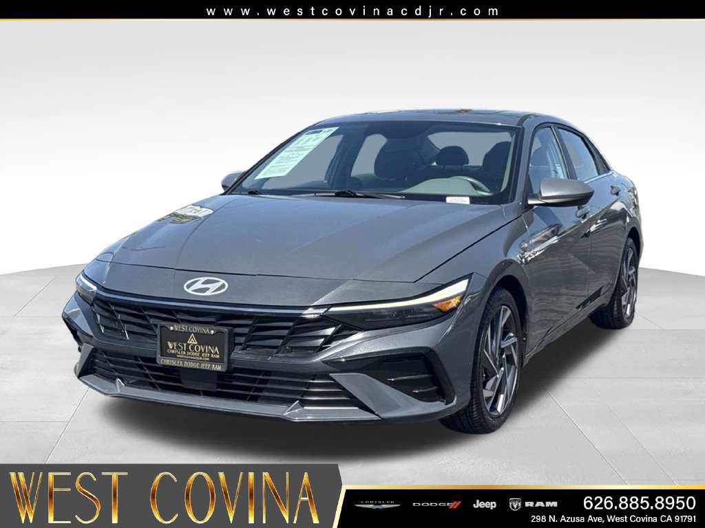 Used 2025 Hyundai Elantra SEL FWD image 4