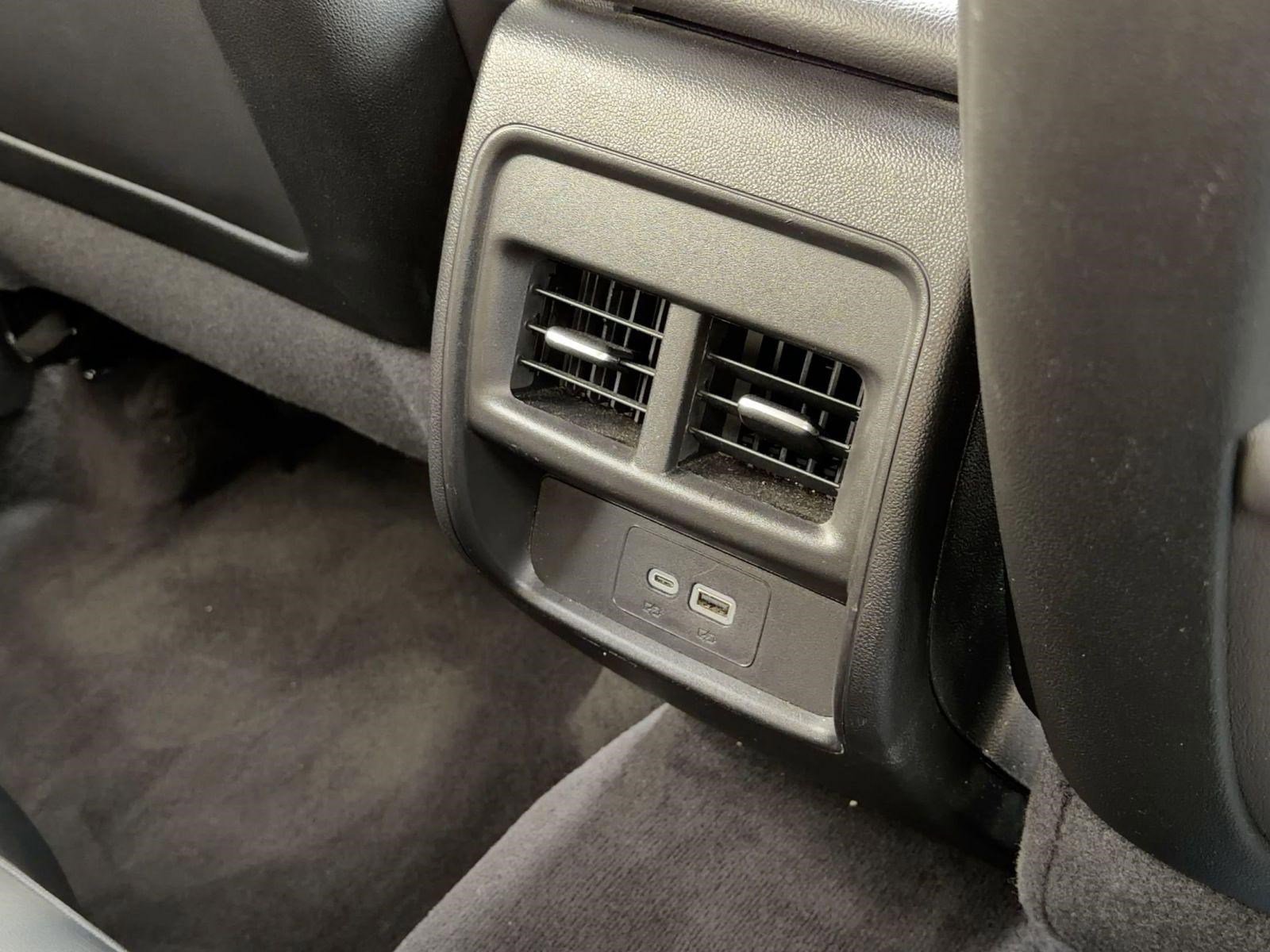 Certified 2025 Cadillac XT4 Premium Luxury image 24