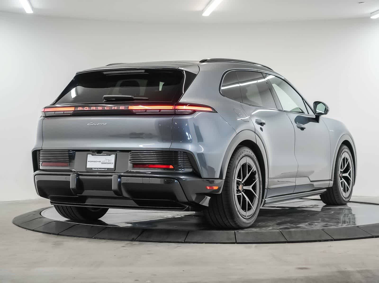 New 2026 Porsche Cayenne Electric AWD/4WD image 7