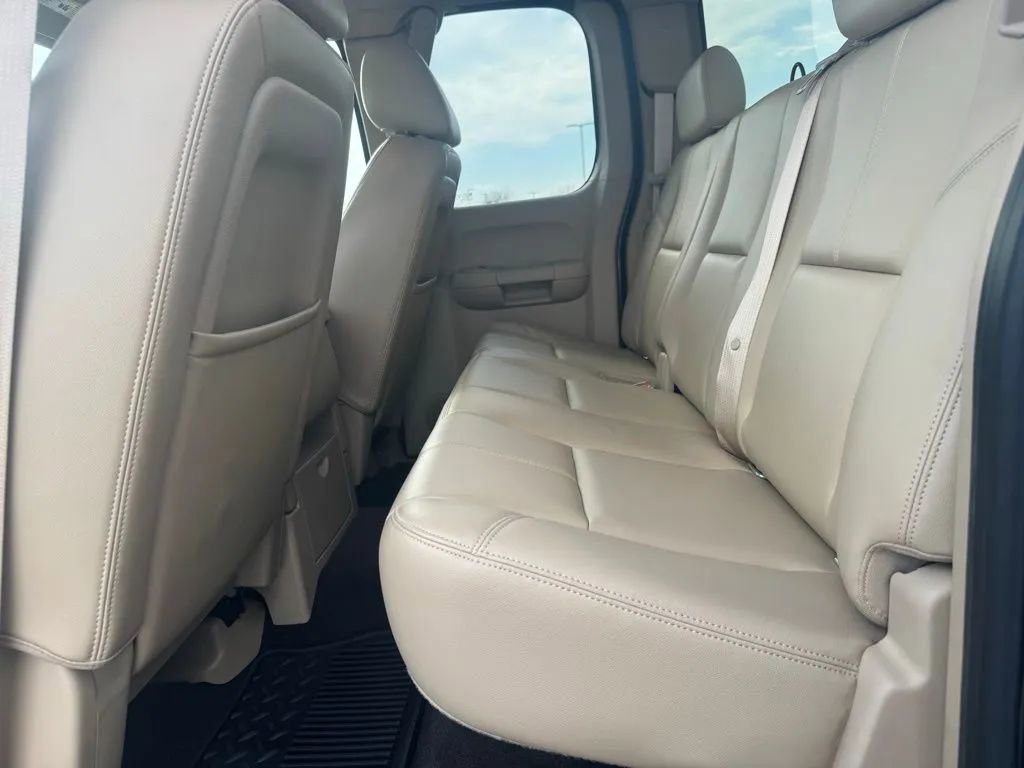 Used 2010 GMC Sierra 1500 SLE w/ Power Pack Plus image 17