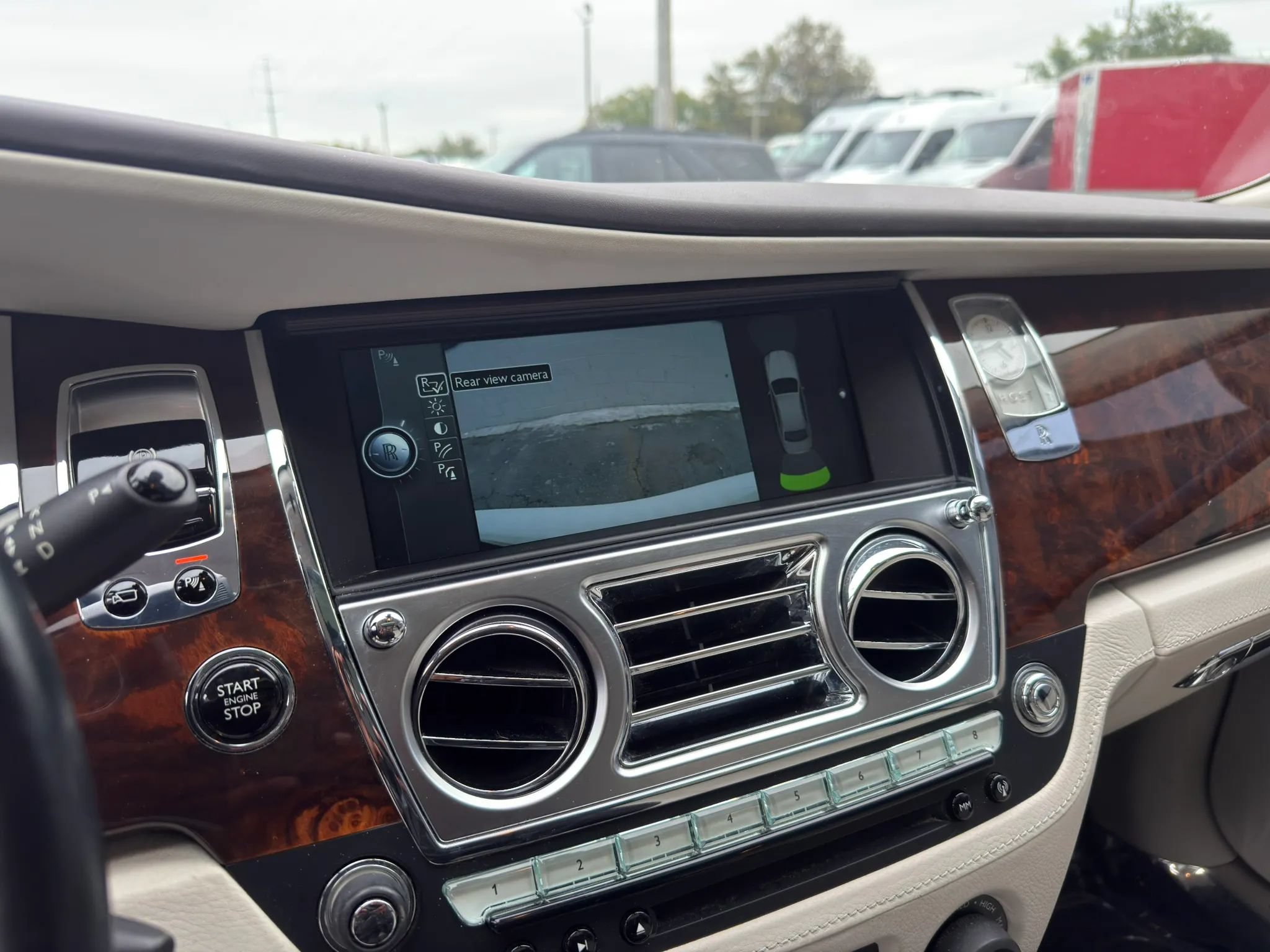 Used 2013 Rolls-Royce Ghost RWD image 25