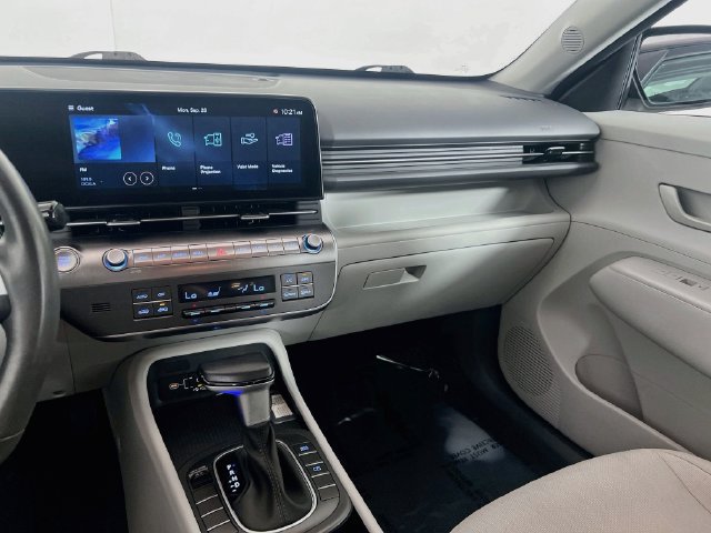 Used 2025 Hyundai Kona SEL FWD image 17