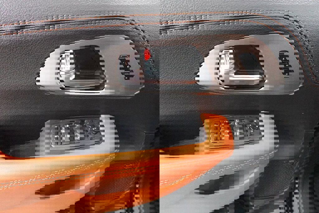 New 2026 Chrysler Pacifica Pinnacle image 8