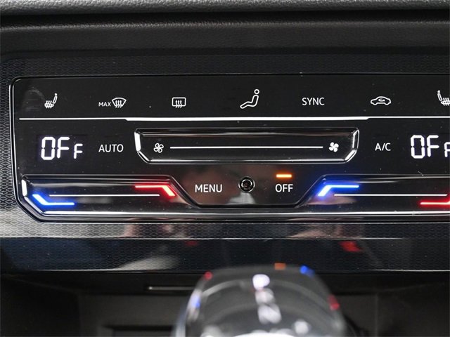 Certified 2025 Volkswagen Taos SE image 21
