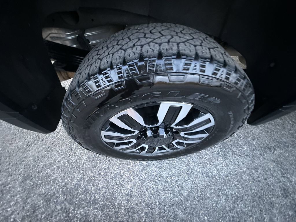 Certified 2024 GMC Sierra 2500 Denali Ultimate image 40