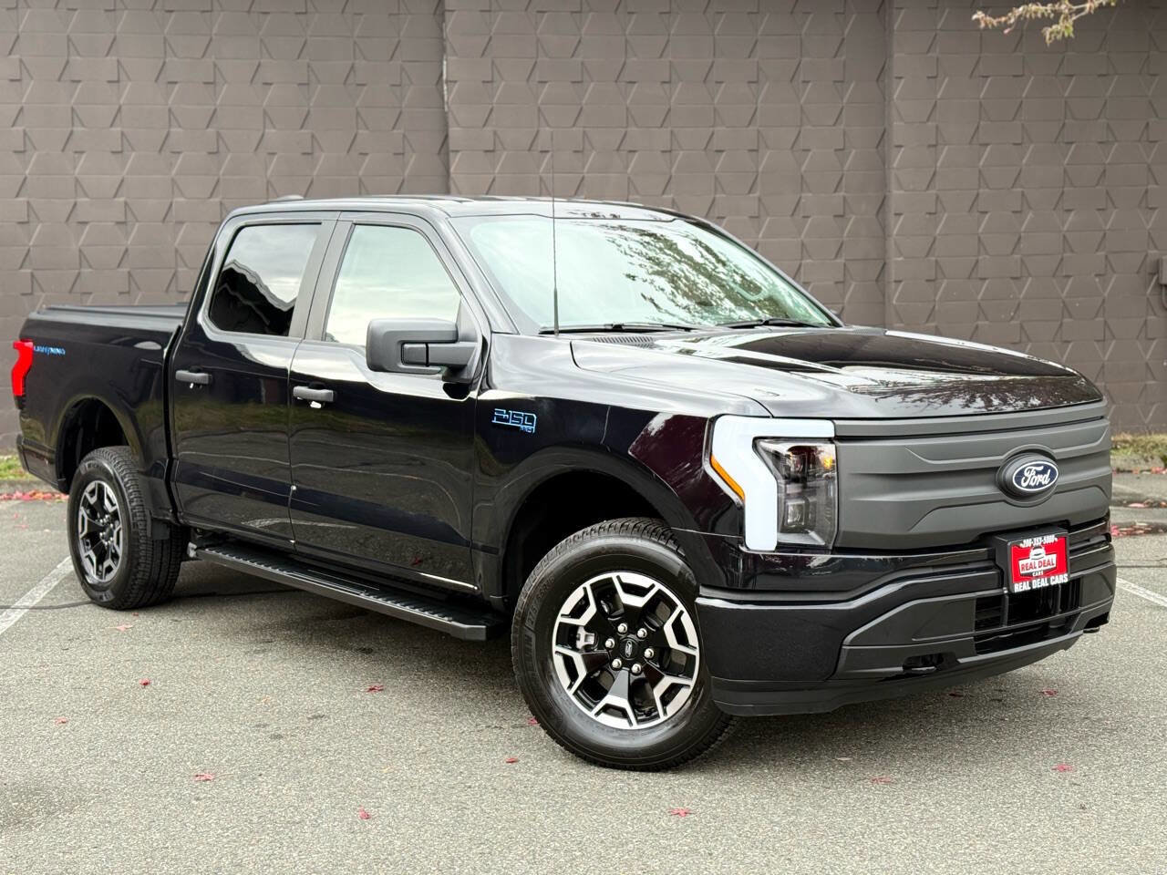 Used 2024 Ford F150 Lightning Pro image 2