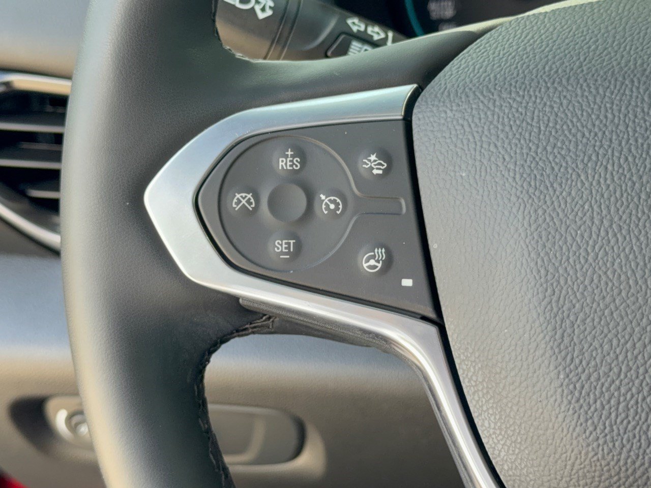 Certified 2023 Chevrolet Traverse RS AWD/4WD image 18