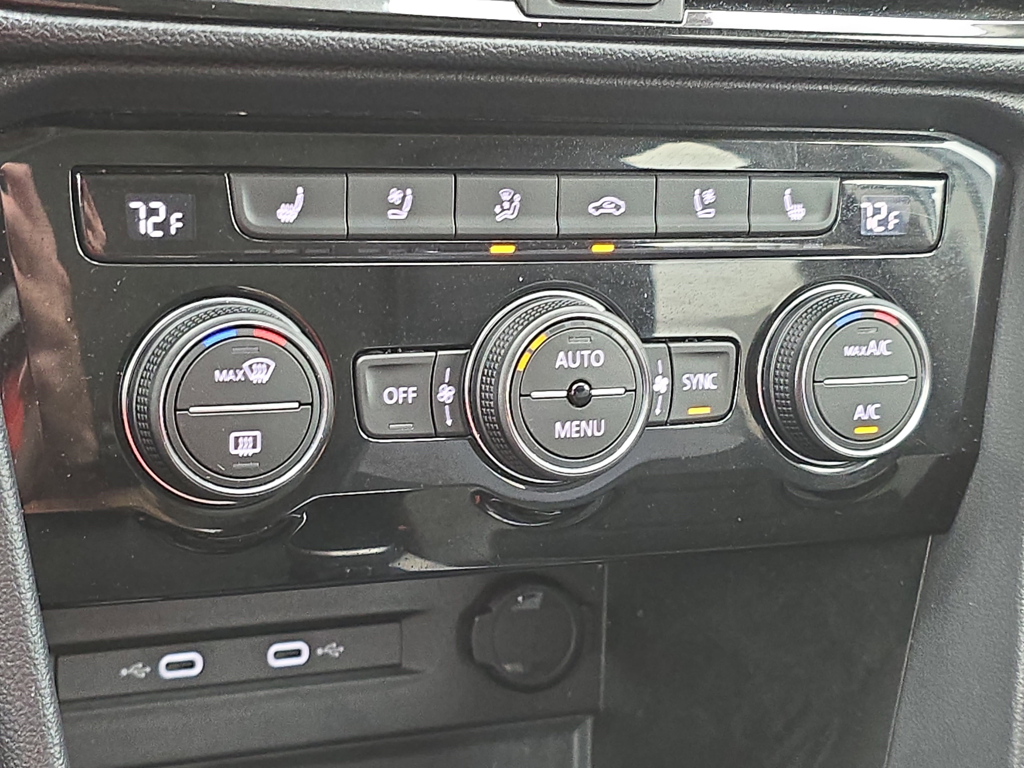 Used 2024 Volkswagen Taos SEL image 23